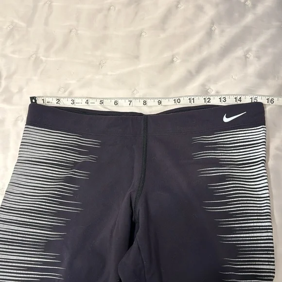 Nike Dri-fit workout leggings, Large - Picture 6 of 6